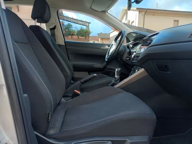 Volkswagen Polo - 18