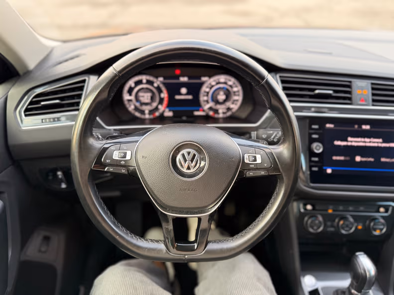 Volkswagen Tiguan - 17