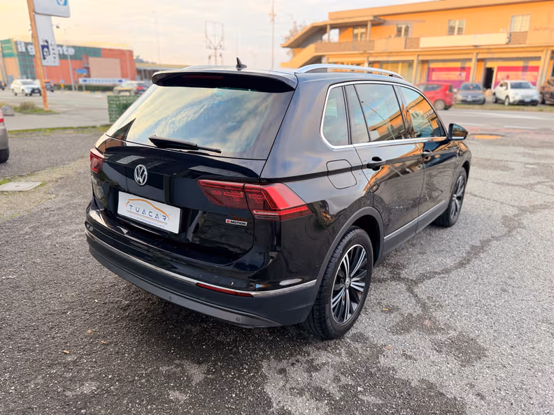 Volkswagen Tiguan - 5