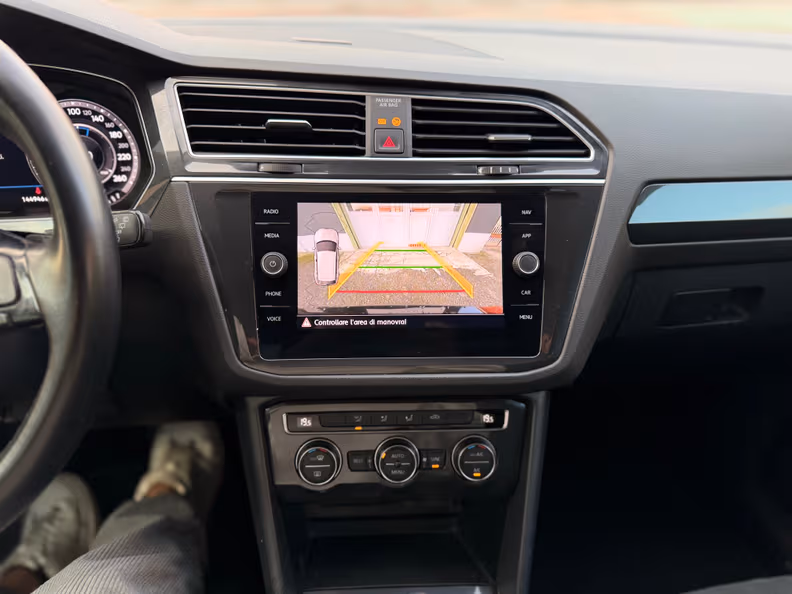 Volkswagen Tiguan - 19