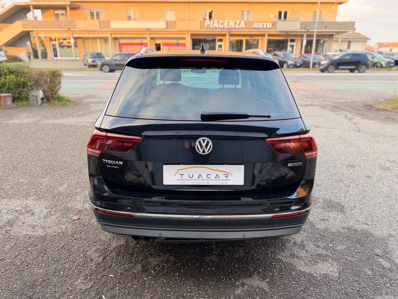 Volkswagen Tiguan - 4