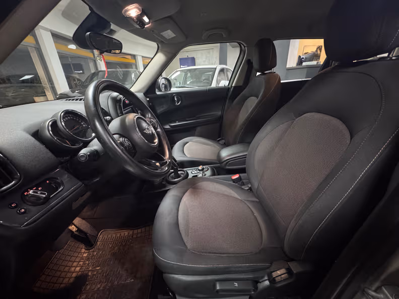 Mini Countryman - 11