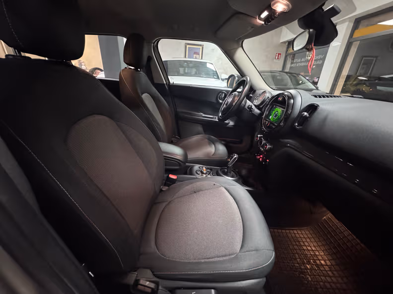 Mini Countryman - 12