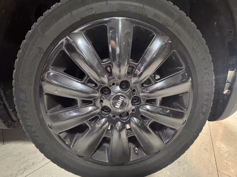 Mini Countryman - 17