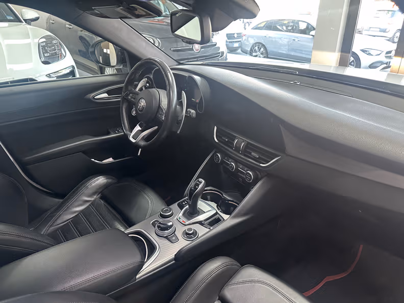 Alfa Romeo Giulia - 12