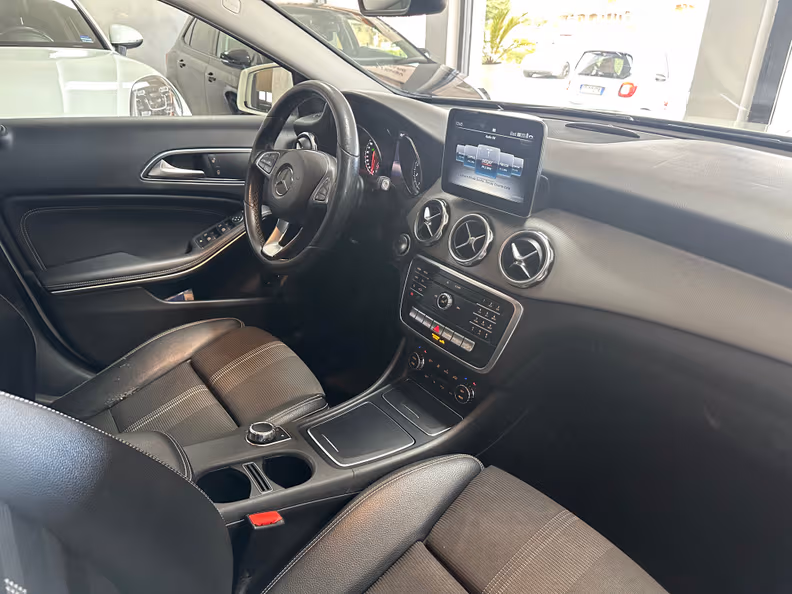 Mercedes-Benz GLA-Class - 10