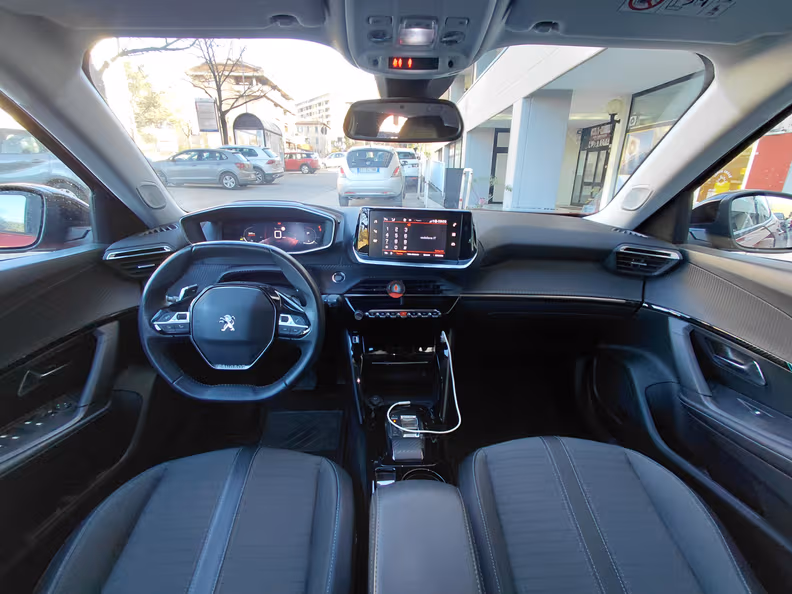 Peugeot 2008 - 9