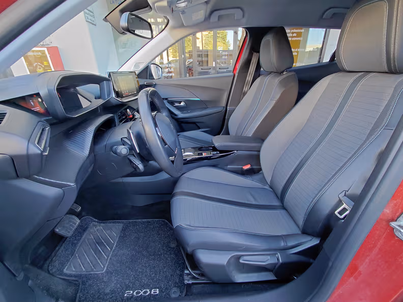 Peugeot 2008 - 10