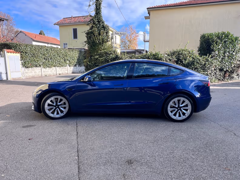 Tesla Model 3 - 10