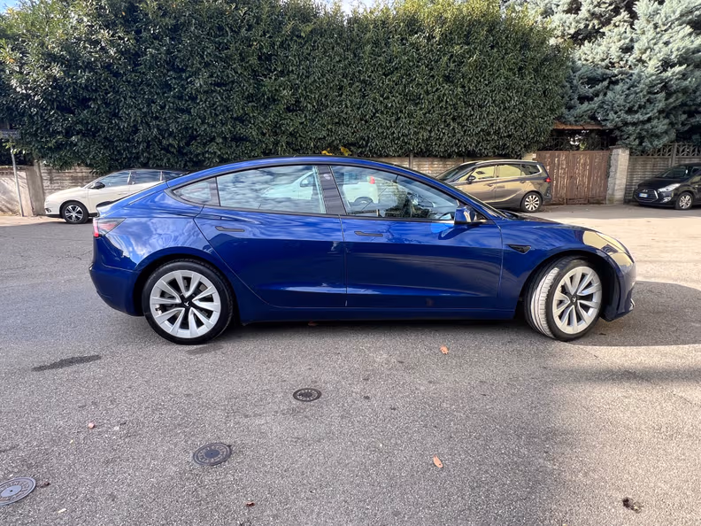 Tesla Model 3 - 5