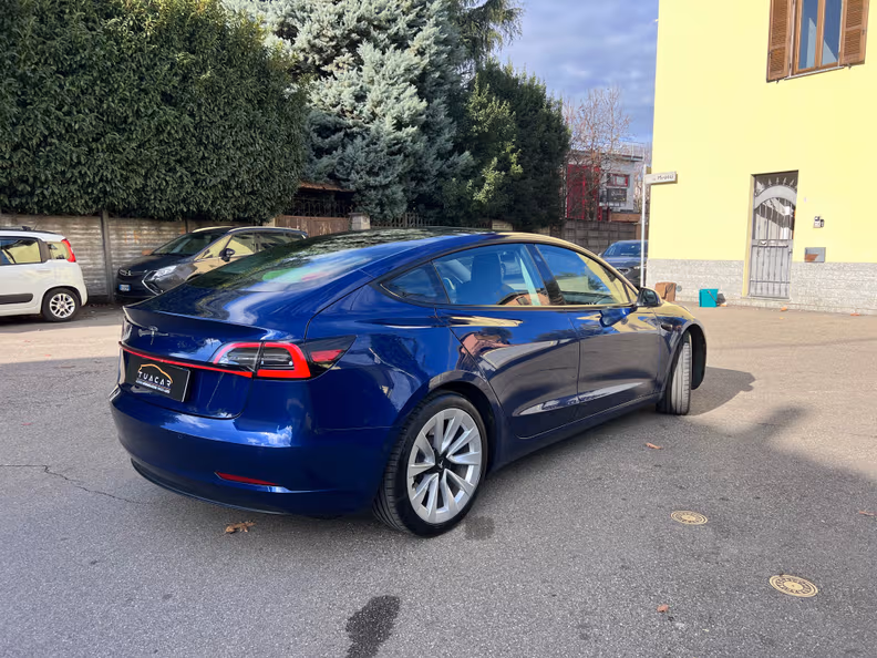 Tesla Model 3 - 6