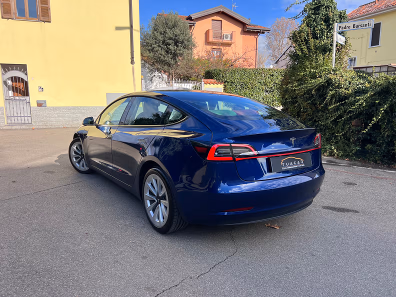 Tesla Model 3 - 9