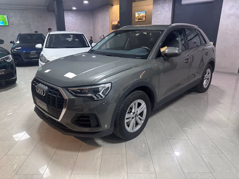 Audi Q3 - 1
