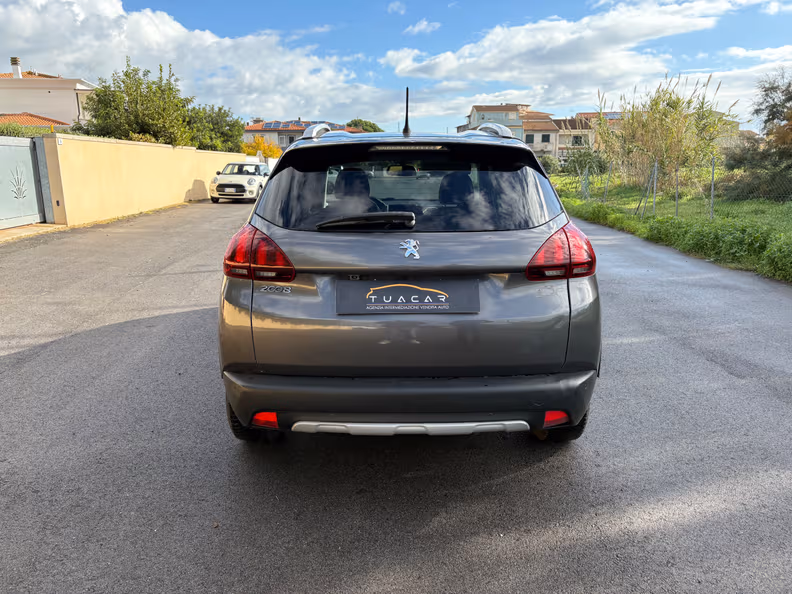 Peugeot 2008 - 6