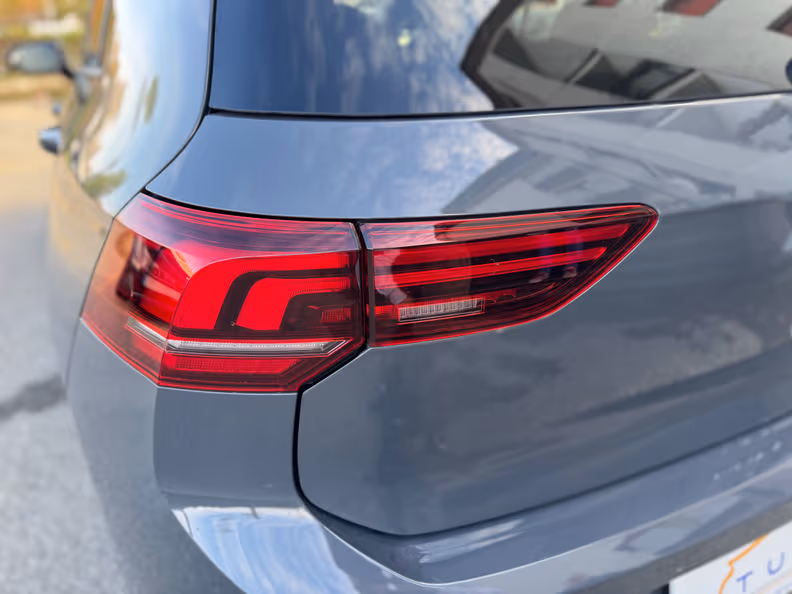 Volkswagen Golf - 11