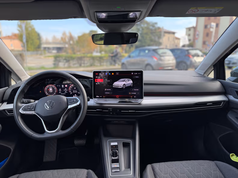 Volkswagen Golf - 16