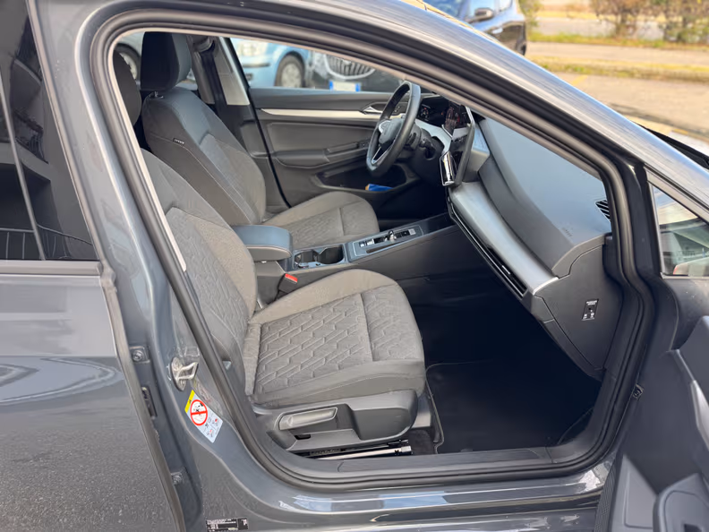 Volkswagen Golf - 21