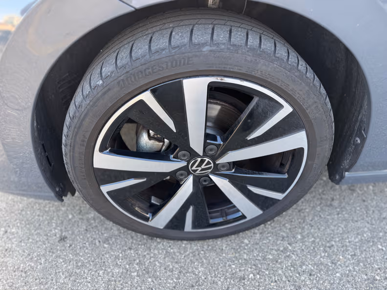 Volkswagen Golf - 10