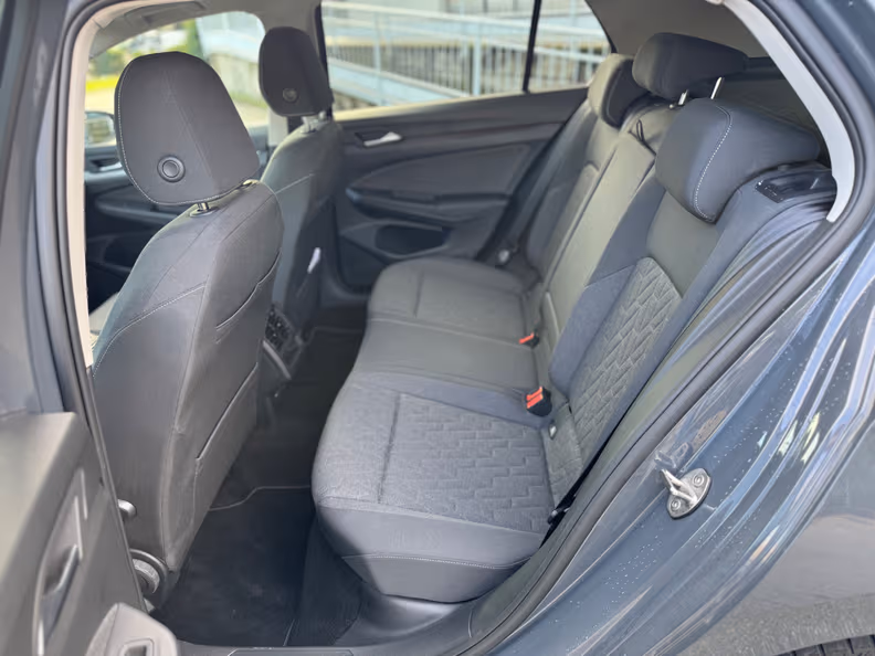 Volkswagen Golf - 23