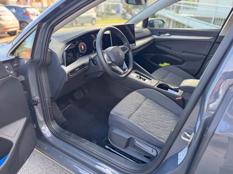 Volkswagen Golf - 18