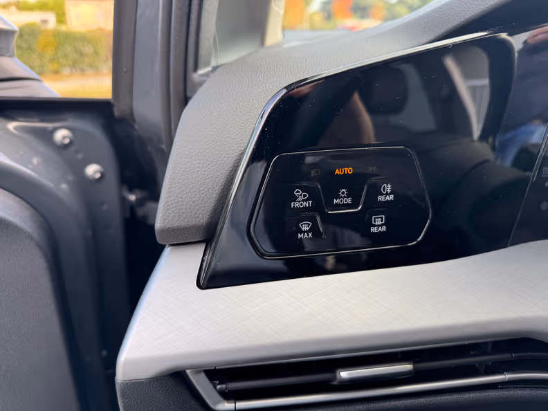 Volkswagen Golf - 28