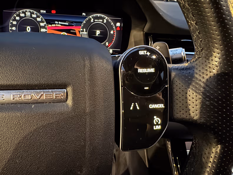 Land Rover Range Rover Evoque - 16