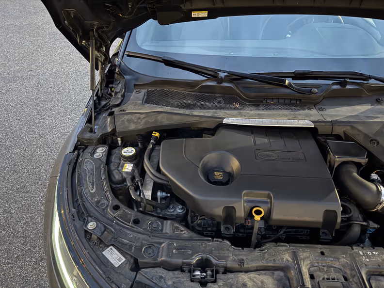 Land Rover Range Rover Evoque - 45