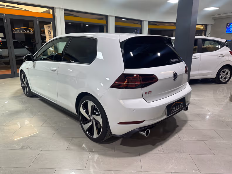 Volkswagen Golf - 3