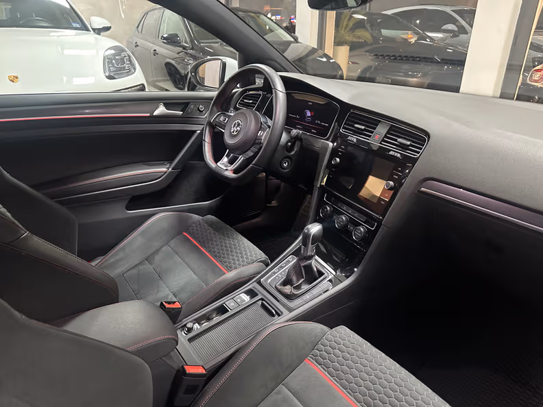 Volkswagen Golf - 13