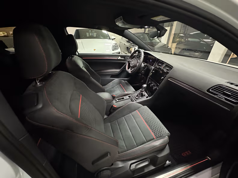 Volkswagen Golf - 14