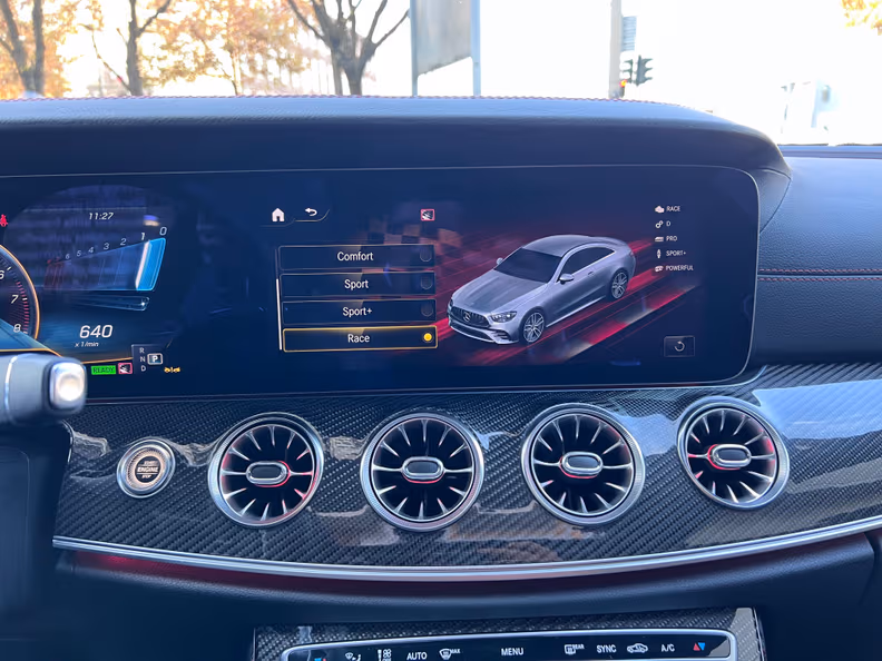 Mercedes-Benz E-Class - 29