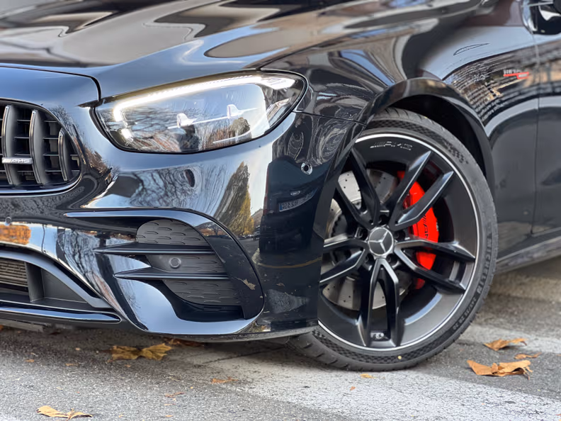 Mercedes-Benz E-Class - 33