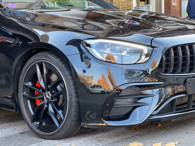 Mercedes-Benz E-Class - 32