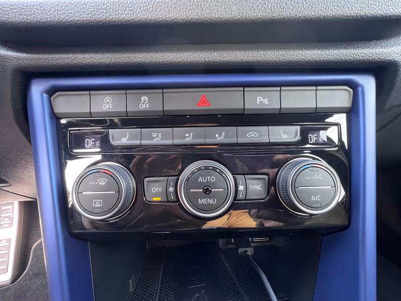 Volkswagen T-ROC - 22