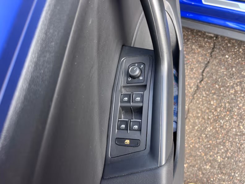 Volkswagen T-ROC - 36