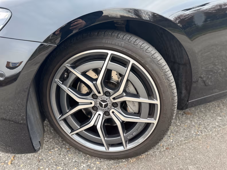 Mercedes-Benz E-Class - 44