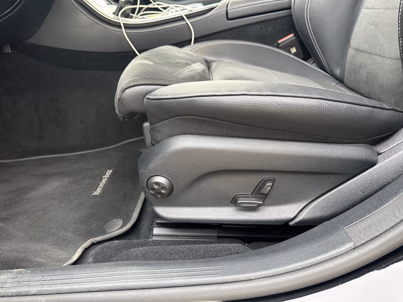 Mercedes-Benz E-Class - 27