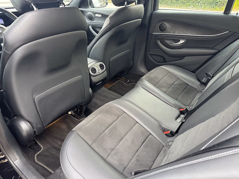 Mercedes-Benz E-Class - 32