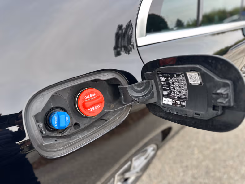 Mercedes-Benz E-Class - 36