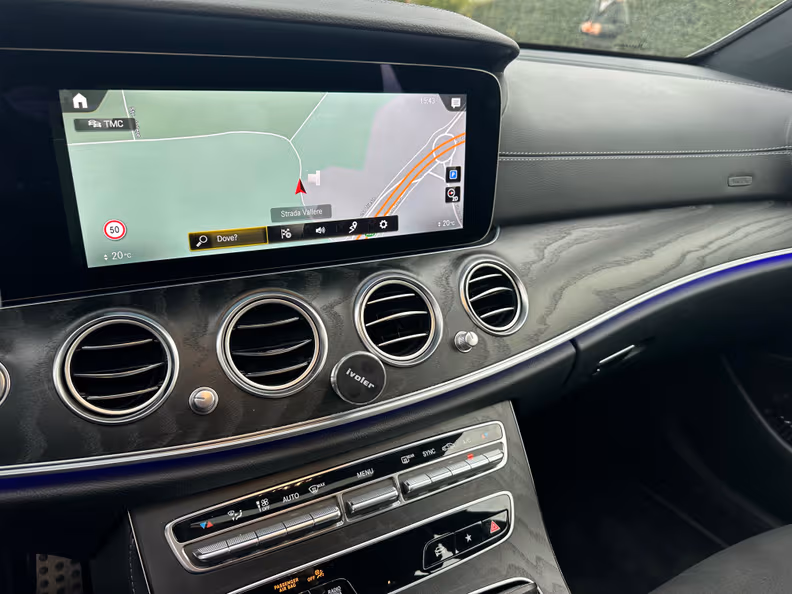 Mercedes-Benz E-Class - 21