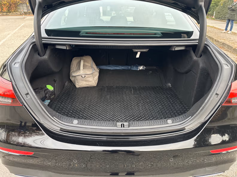 Mercedes-Benz E-Class - 34