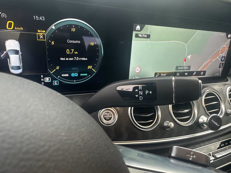 Mercedes-Benz E-Class - 19