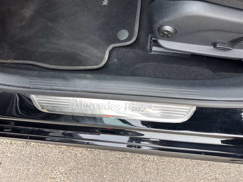 Mercedes-Benz E-Class - 24