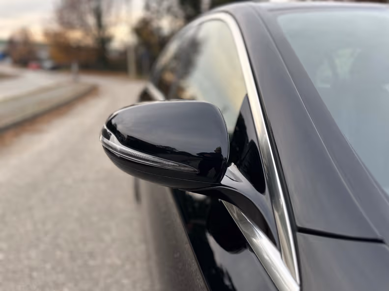 Mercedes-Benz E-Class - 39