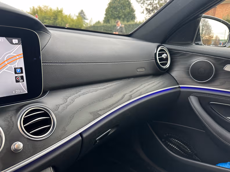 Mercedes-Benz E-Class - 23