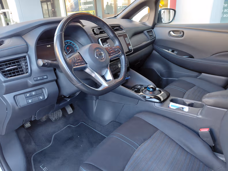 Nissan Leaf - 7