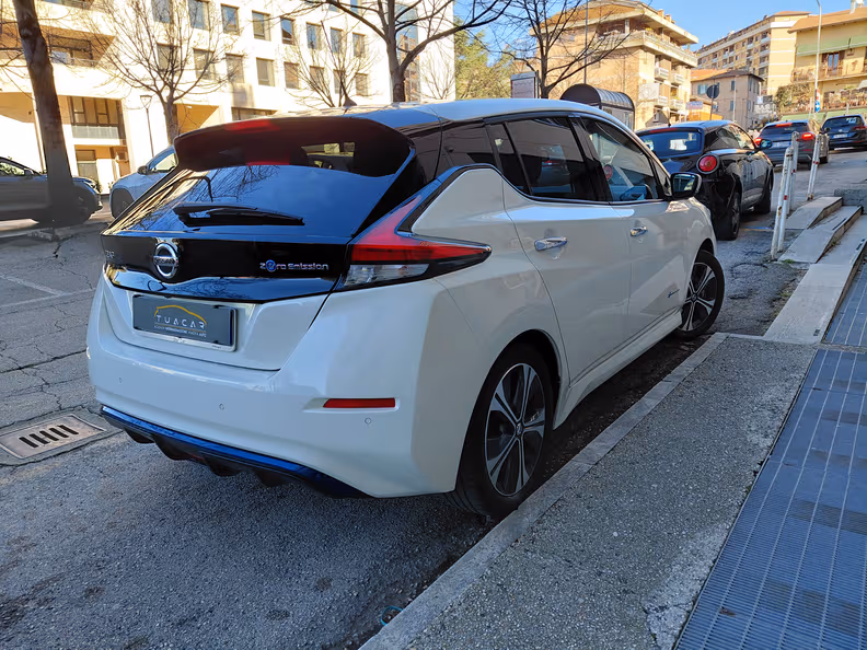 Nissan Leaf - 4
