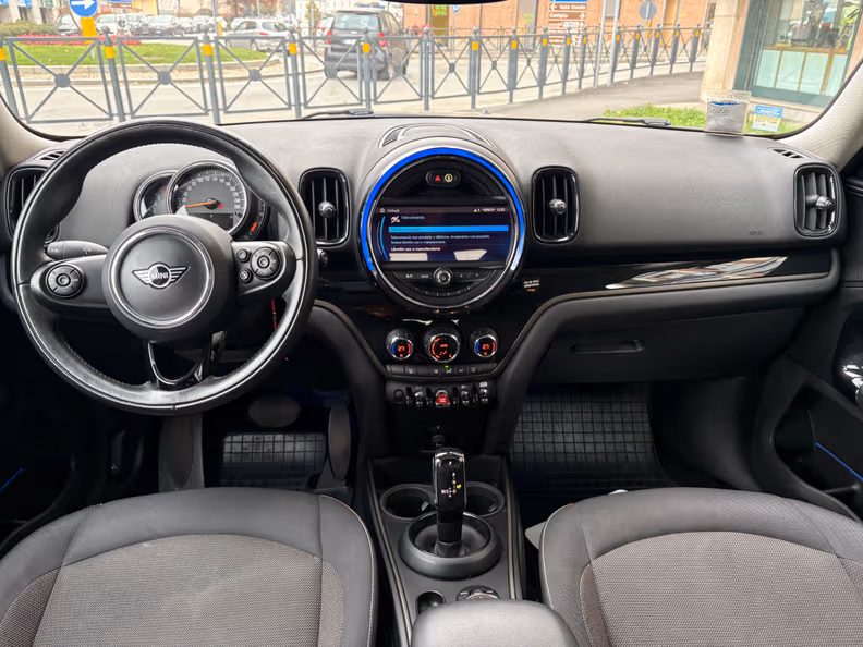 Mini Countryman - 26