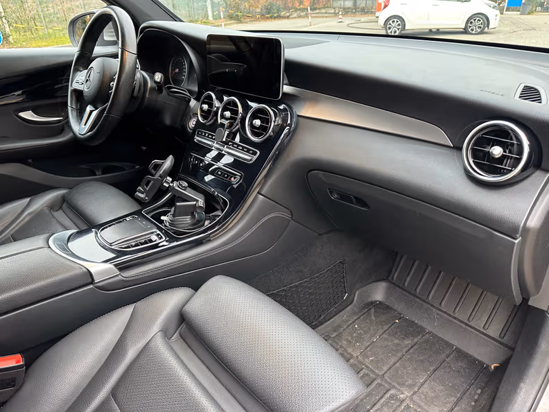 Mercedes-Benz GLC-Class - 44