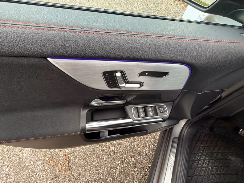 Mercedes-Benz GLA-Class - 27